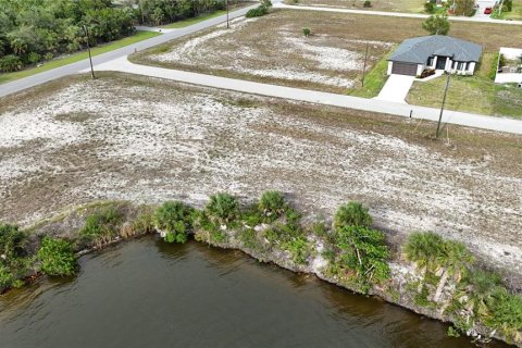 Terreno en venta en Cape Coral, Florida № 1691018 - foto 7