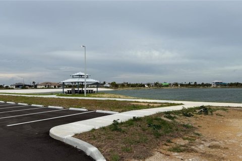 Terreno en venta en Cape Coral, Florida № 1691018 - foto 22