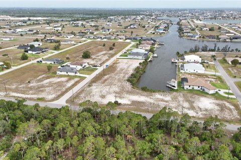 Terreno en venta en Cape Coral, Florida № 1691018 - foto 6