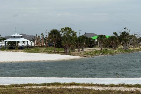 Terreno en venta en Cape Coral, Florida № 1691018 - foto 13