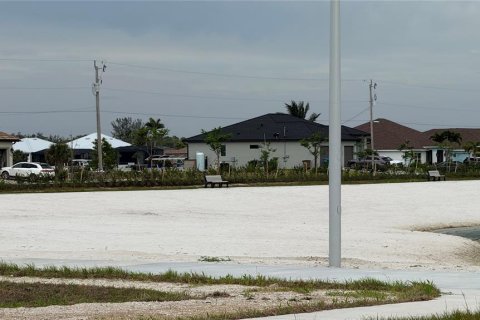 Terreno en venta en Cape Coral, Florida № 1691018 - foto 24