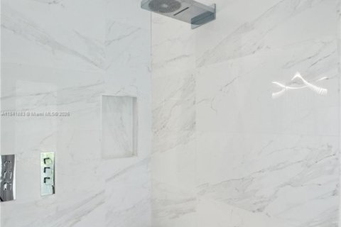 Casa en venta en Miami, Florida, 4 dormitorios, 348.48 m2 № 1840870 - foto 29