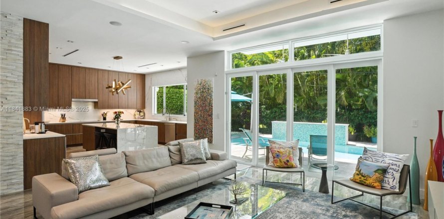 Casa en Miami, Florida 4 dormitorios, 348.48 m2 № 1840870