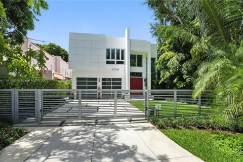 Casa en venta en Miami, Florida, 4 dormitorios, 348.48 m2 № 1840870 - foto 4