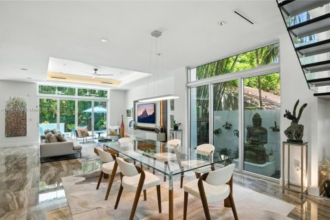 Casa en venta en Miami, Florida, 4 dormitorios, 348.48 m2 № 1840870 - foto 16