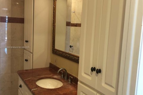 Купить кондоминиум в Майами-Бич, Флорида 1 спальня, 97.18м2, № 1957749 - фото 22