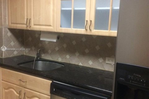 Купить кондоминиум в Майами-Бич, Флорида 1 спальня, 97.18м2, № 1957749 - фото 19