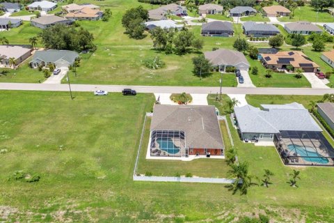 House in Punta Gorda, Florida 4 bedrooms, 221.11 sq.m. № 1870945 - photo 5