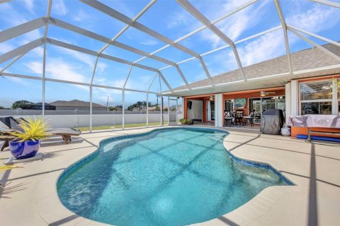 House in Punta Gorda, Florida 4 bedrooms, 221.11 sq.m. № 1870945 - photo 2
