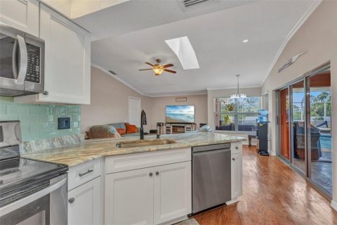 House in Punta Gorda, Florida 4 bedrooms, 221.11 sq.m. № 1870945 - photo 10