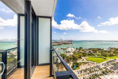 Condo in Miami, Florida  № 2080988 - photo 11