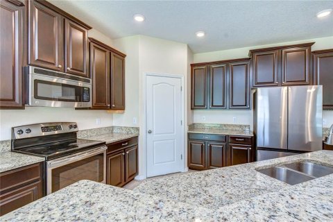 Casa en venta en Ruskin, Florida, 6 dormitorios, 307.51 m2 № 2225488 - foto 3