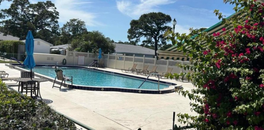 Condo in Fort Pierce, Florida, 2 bedrooms № 1186208