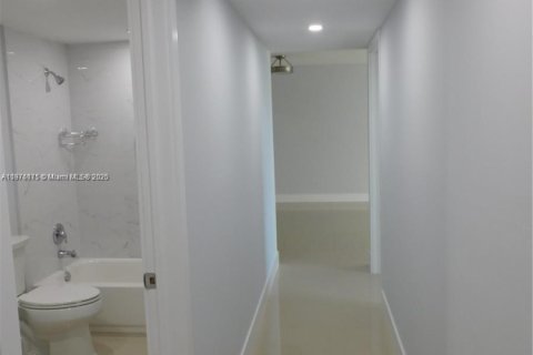 Condominio en alquiler en Hialeah, Florida, 2 dormitorios, 96.15 m2 № 1924107 - foto 17