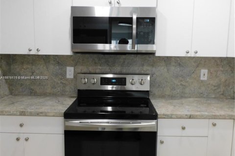 Condominio en alquiler en Hialeah, Florida, 2 dormitorios, 96.15 m2 № 1924107 - foto 15