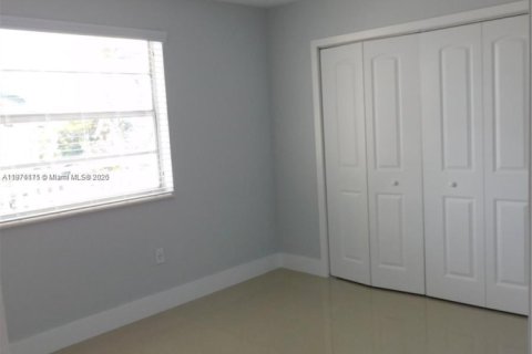 Condominio en alquiler en Hialeah, Florida, 2 dormitorios, 96.15 m2 № 1924107 - foto 25
