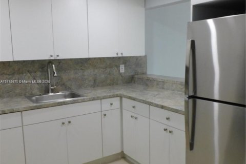 Condominio en alquiler en Hialeah, Florida, 2 dormitorios, 96.15 m2 № 1924107 - foto 12