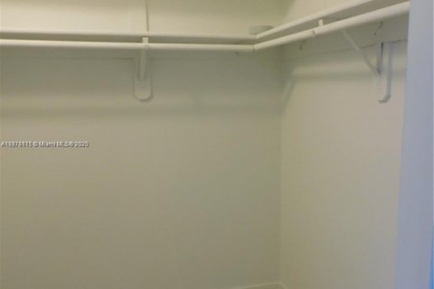 Condominio en alquiler en Hialeah, Florida, 2 dormitorios, 96.15 m2 № 1924107 - foto 24