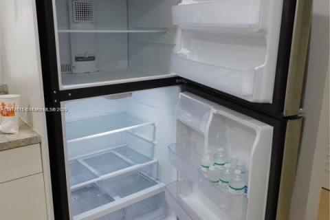 Condominio en alquiler en Hialeah, Florida, 2 dormitorios, 96.15 m2 № 1924107 - foto 14