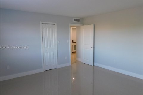 Condominio en alquiler en Hialeah, Florida, 2 dormitorios, 96.15 m2 № 1924107 - foto 20