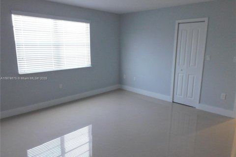 Condominio en alquiler en Hialeah, Florida, 2 dormitorios, 96.15 m2 № 1924107 - foto 21