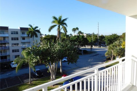 Condominio en alquiler en Hialeah, Florida, 2 dormitorios, 96.15 m2 № 1924107 - foto 30