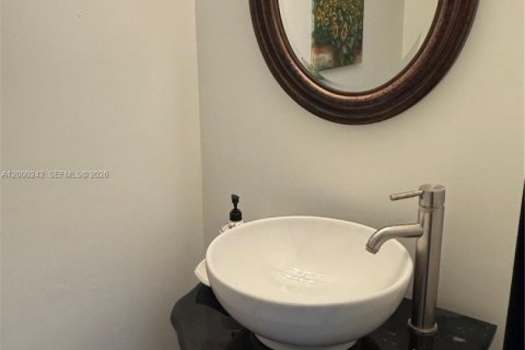 Touwnhouse à louer à North Miami, Floride: 2 chambres, 152.36 m2 № 2170143 - photo 5