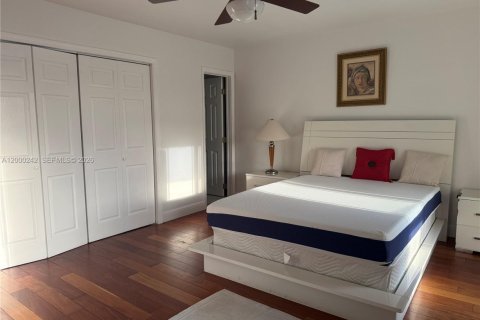 Touwnhouse à louer à North Miami, Floride: 2 chambres, 152.36 m2 № 2170143 - photo 24
