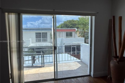 Touwnhouse à louer à North Miami, Floride: 2 chambres, 152.36 m2 № 2170143 - photo 20