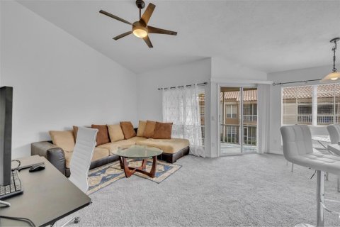 Condominio en alquiler en Orlando, Florida, 2 dormitorios, 100.33 m2 № 1900245 - foto 3
