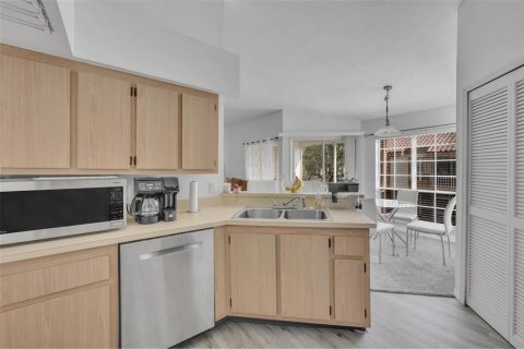 Condominio en alquiler en Orlando, Florida, 2 dormitorios, 100.33 m2 № 1900245 - foto 6