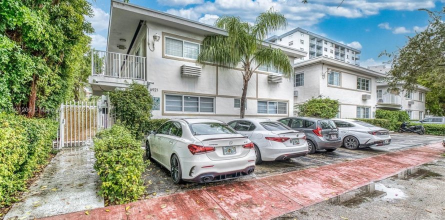 Квартира в Майами-Бич, Флорида 2 спальни, 698.07м2 № 1975439