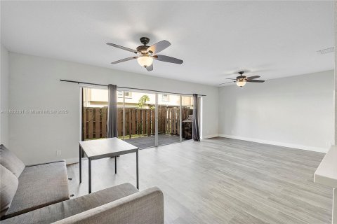 Touwnhouse à vendre à Plantation, Floride: 3 chambres, 164.44 m2 № 1788495 - photo 9