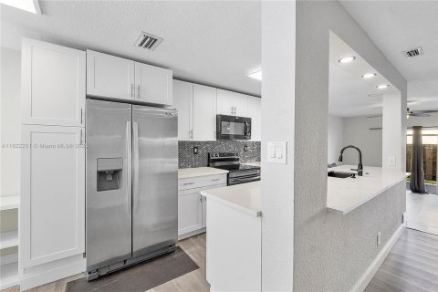 Touwnhouse à vendre à Plantation, Floride: 3 chambres, 164.44 m2 № 1788495 - photo 3