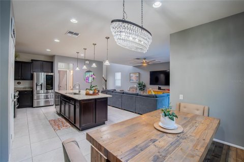 House in Wesley Chapel, Florida 4 bedrooms, 226.96 sq.m. № 2315318 - photo 12