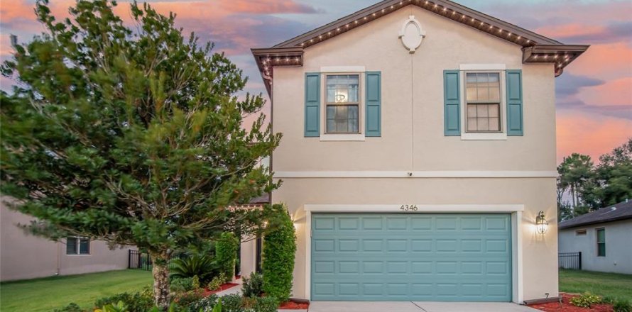 House in Wesley Chapel, Florida 4 bedrooms, 226.96 sq.m. № 2315318
