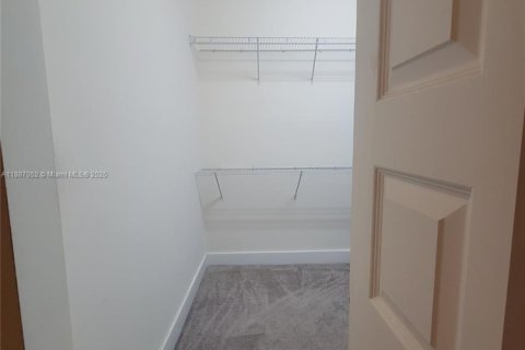 Townhouse in Doral, Florida 3 bedrooms, 156.08 sq.m. № 1943541 - photo 5