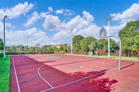 Townhouse in Doral, Florida 3 bedrooms, 156.08 sq.m. № 1943541 - photo 26