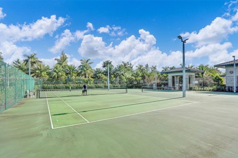 Townhouse in Doral, Florida 3 bedrooms, 156.08 sq.m. № 1943541 - photo 25