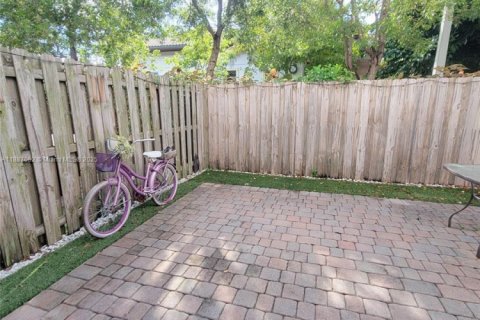 Townhouse in Doral, Florida 3 bedrooms, 156.08 sq.m. № 1943541 - photo 3