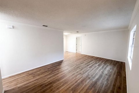 Villa ou maison à vendre à Orlando, Floride: 3 chambres, 108.7 m2 № 2296176 - photo 3