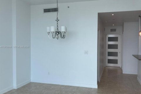 Купить кондоминиум в Майами, Флорида 2 спальни, 94.48м2, № 2079226 - фото 12