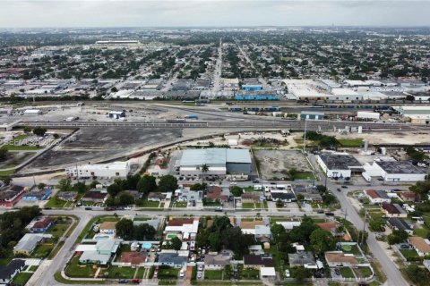 Купить коммерческую недвижимость в Майами, Флорида № 2057739 - фото 10