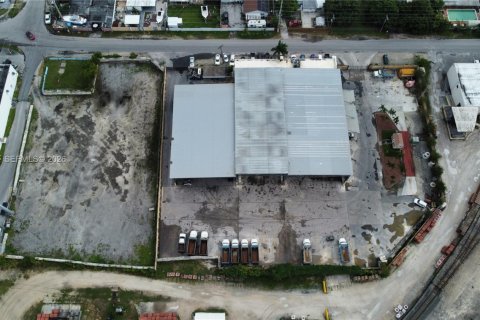 Купить коммерческую недвижимость в Майами, Флорида № 2057739 - фото 7