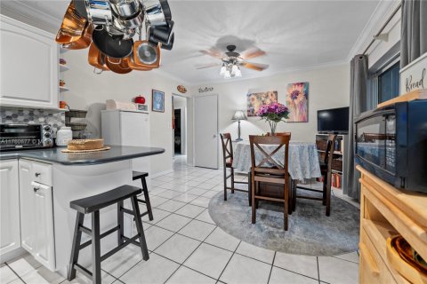 Villa ou maison à vendre à Palmetto Bay, Floride: 4 chambres, 194.44 m2 № 1505941 - photo 24
