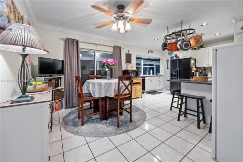 Villa ou maison à vendre à Palmetto Bay, Floride: 4 chambres, 194.44 m2 № 1505941 - photo 20