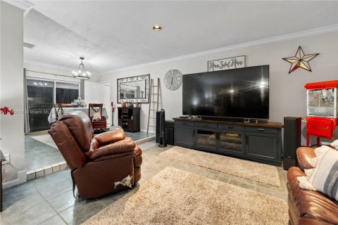 Villa ou maison à vendre à Palmetto Bay, Floride: 4 chambres, 194.44 m2 № 1505941 - photo 11