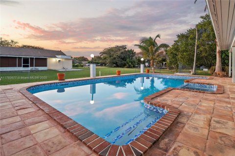 Villa ou maison à vendre à Palmetto Bay, Floride: 4 chambres, 194.44 m2 № 1505941 - photo 29
