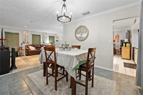 Villa ou maison à vendre à Palmetto Bay, Floride: 4 chambres, 194.44 m2 № 1505941 - photo 13