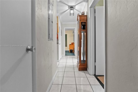 Villa ou maison à vendre à Palmetto Bay, Floride: 4 chambres, 194.44 m2 № 1505941 - photo 25